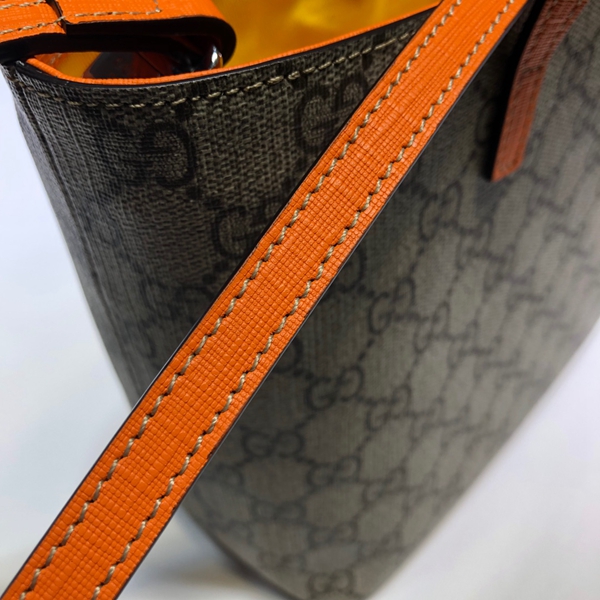 グッチバッグ角部分ディテール